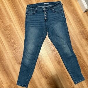 Old Navy Rockstar Super skinny jeans